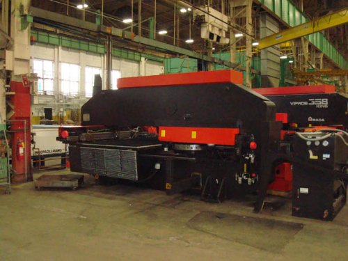 33 TON, AMADA, VIPROS 367 QUEEN, FANUC 18P, 58 STA.,2 A/I, 2001