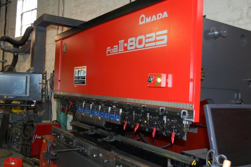 88 TON, AMADA FBD8025NT, AMADA AMNC-PC, MINT CONDITION, MFG: 2000