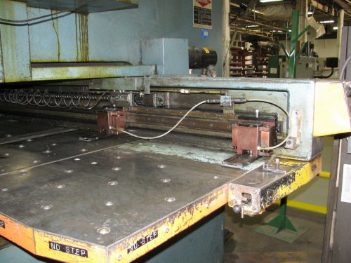 33 Ton, AMADA, OCTO 334,FANUC 6M, 8 STA., 1 A/I, THICK STYLE, 1984,