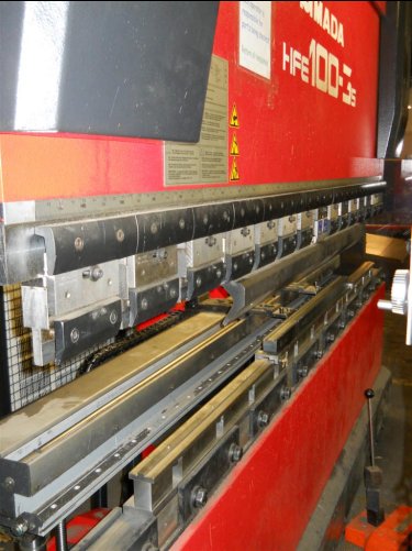 110 Ton, AMADA HFE1003, OPERATEUR CNC BG, MFG:2006