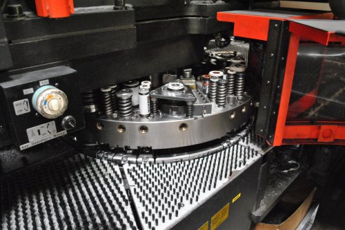 22 Ton, AMADA EM 2510NT, 45 STATION, 4 AUTO INDEX, 2004