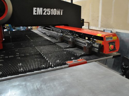 22 Ton, AMADA EM 2510NT, 45 STATION, 4 AUTO INDEX, 2004