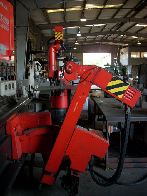 138 TON, AMADA,ASTRO 100 MH AUTOMATED BENDING ROBOT,FBDIII1253M,2000