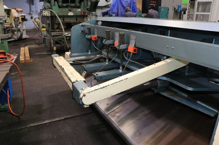 3/16 x 6' AMADA M2045,FRONT OPERATED POWER BACK GAUGE,MFG:1977