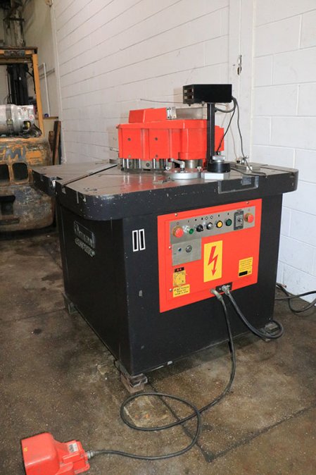 9-5/8 x 9-5/8 X 1/8 AMADA CSW-250 NOTCHER, MFG:1988