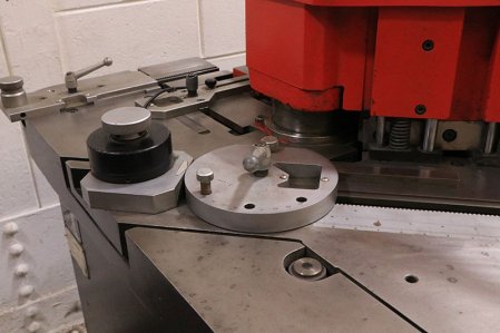 9-5/8 x 9-5/8 X 1/8 AMADA CSW-250 NOTCHER, MFG:1988