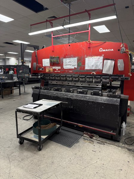 110 TON X 122 AMADA RG100 PRESS BRAKE W/NC9EXII CONTROL,MFG:1995