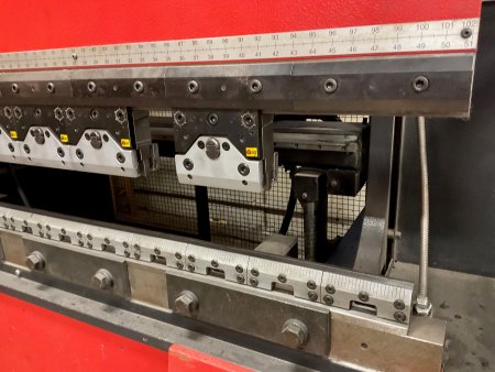 88 TON 8' AMADA HDS8025NT CNC PRESS BRAKE, MFG:2008