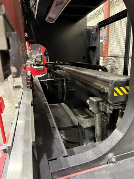 88 TON 8' AMADA HDS8025NT CNC PRESS BRAKE, MFG:2013