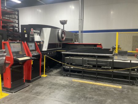 33 TON AMADA ELMK3610NT,4000 WATT,60 X 100 ,ASR 510M 6 SHELF TOWER,MFG:2008