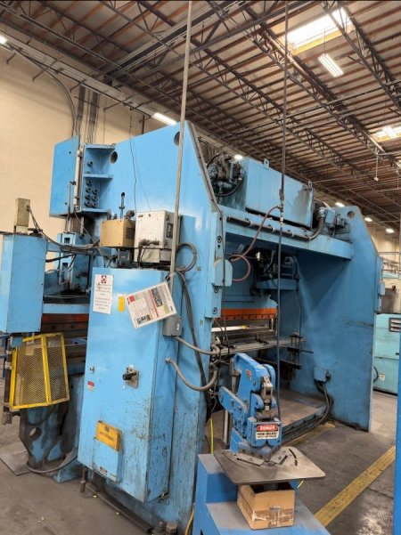 330 TON X 157.48 KOMATSU PHS300X400 PRESS BRAKE,MFG:1985