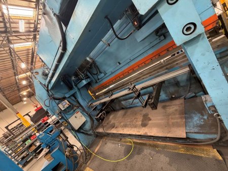 330 TON X 157.48 KOMATSU PHS300X400 PRESS BRAKE,MFG:1985