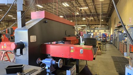 33 TON, AMADA, VIPROS 367 QUEEN, FANUC 18P, 58 STA.,2 A/I,MFG:2000
